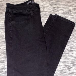 Hi-Rise black jegging crop